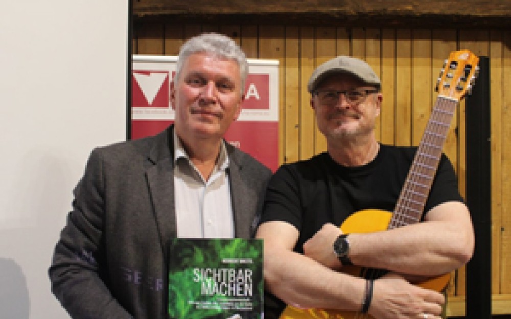 „Das Lager Lackenbach“ – Herbert Brettl
                                                
                                                Buchpräsentation